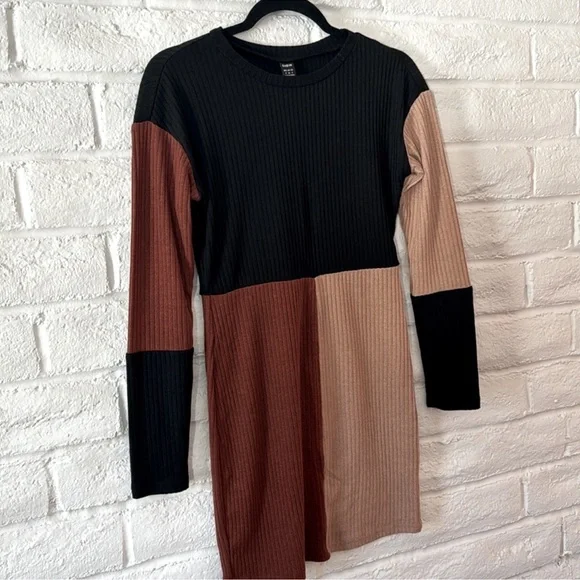 Color Block Ribbed Knit Mini Dress - Picture 4 of 5